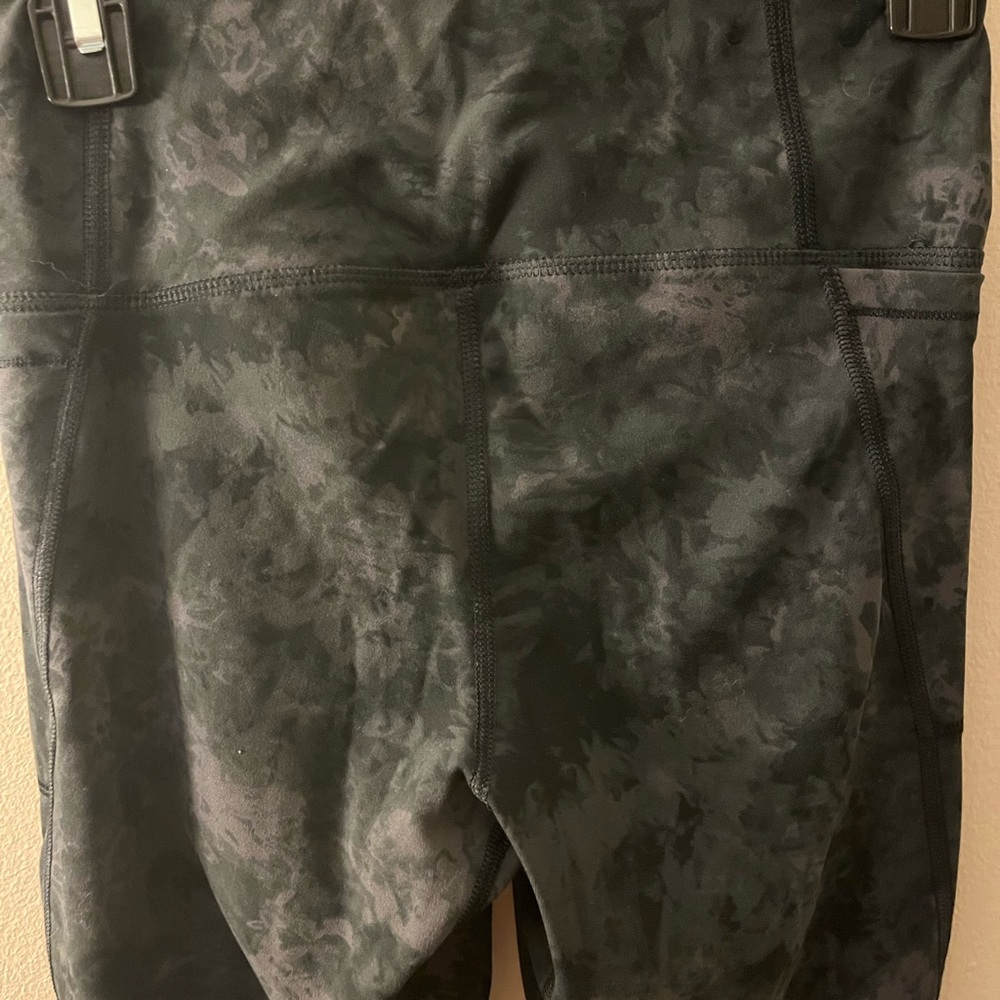 Black/Gray space dye cropped leggings